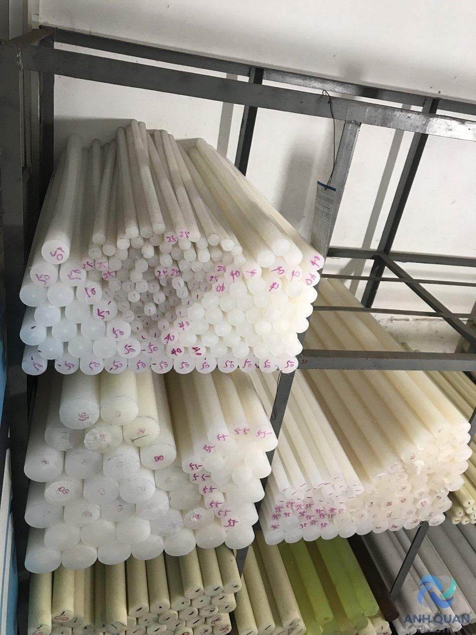 Cây nhựa tròn PE , PP chất lượng cao - giá rẻ