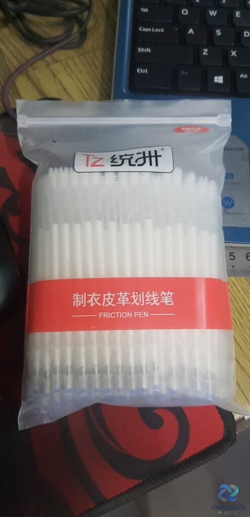 z3337396026623_938663d8977885456b6c564f0b21e81b